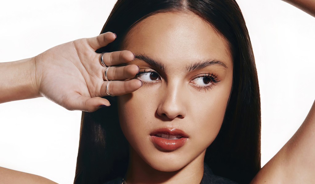 Лицо актрисы Оливия Родриго крупным планом