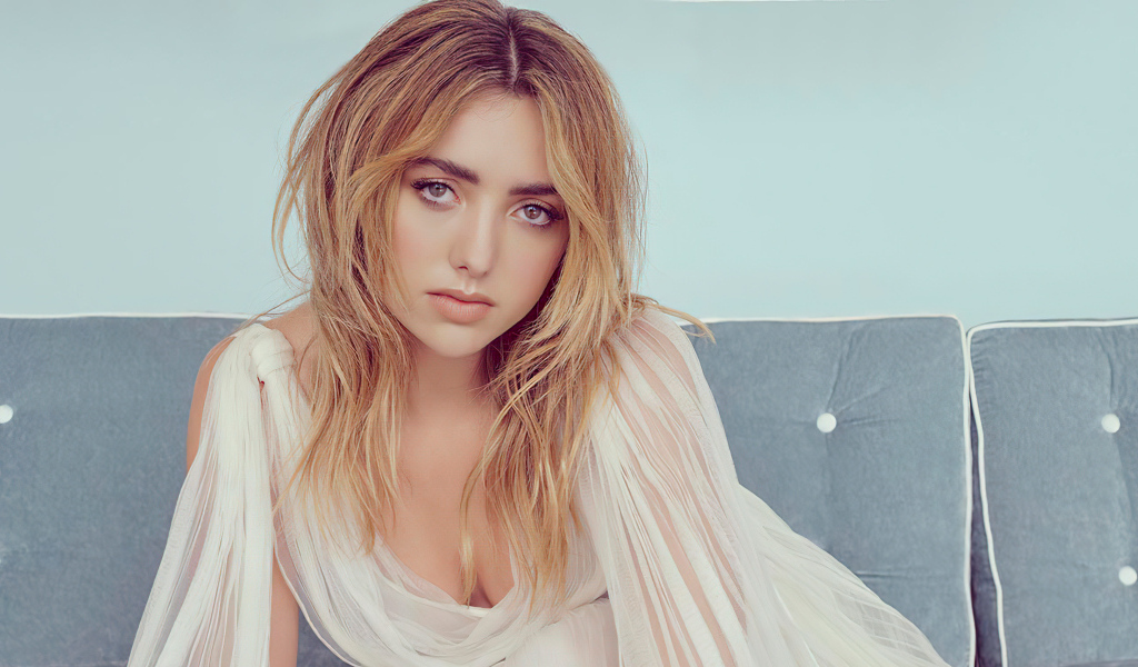 Грустная американская актриса Пейтон Рой Лист