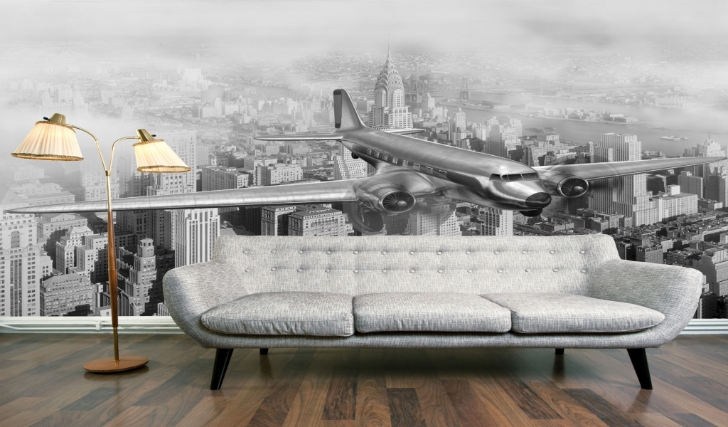 Диван в комнате с фотообоями