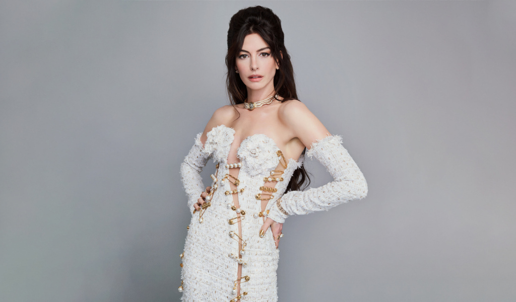 Стильная популярная актриса Энн Хэтэуэй