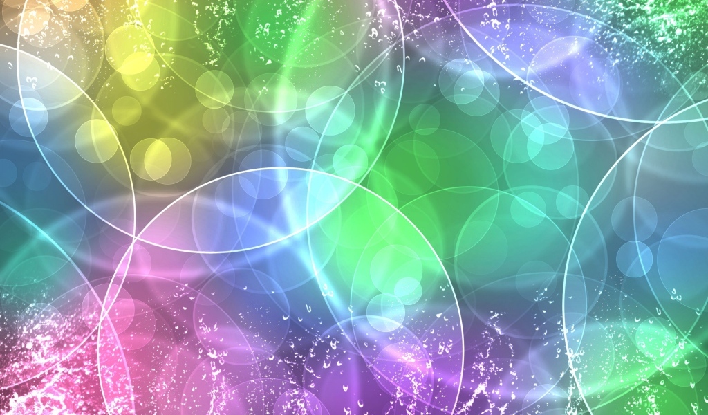 Брызги воды на абстрактном фоне с бликами