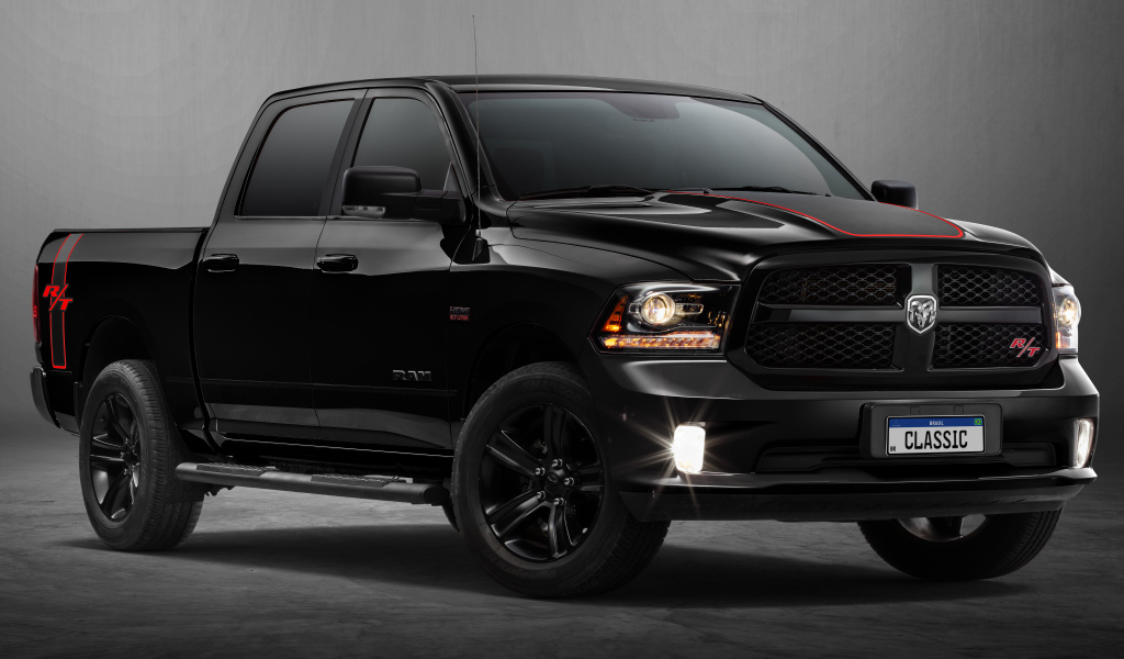 Черный пикап Ram Classic RT Crew Cab 2024  года