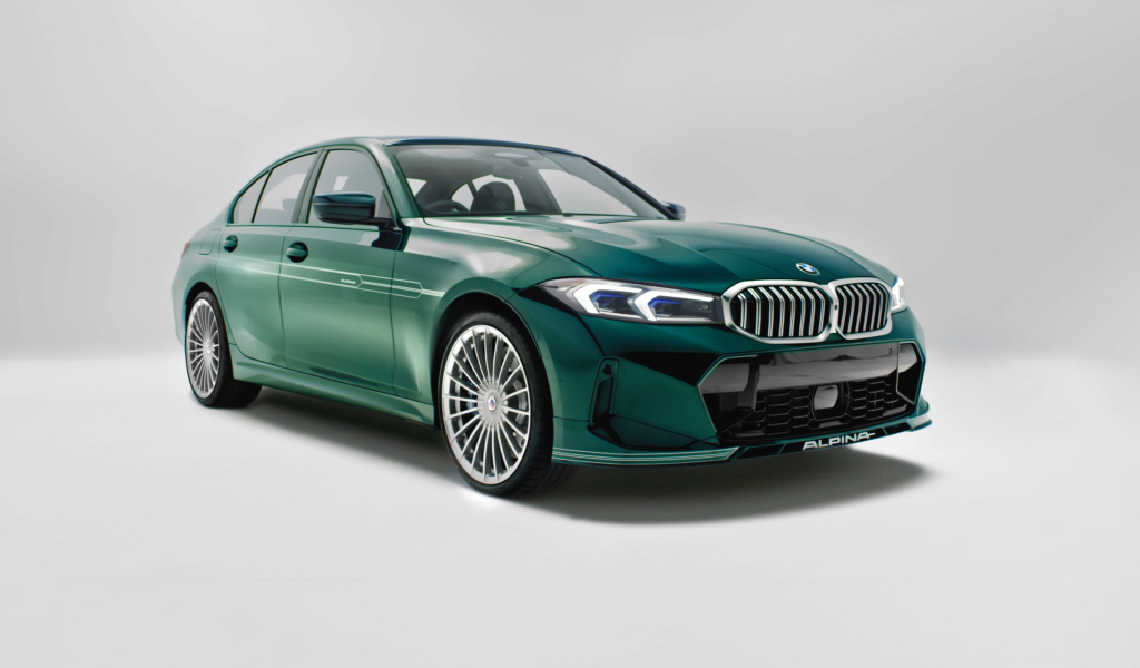 Зеленый автомобиль Alpina B3 50 Years Of BMW