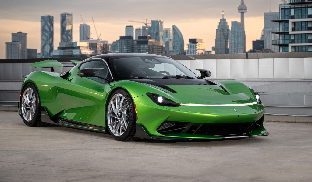 Зеленый быстрый автомобиль Pininfarina Battista Furiosa Package