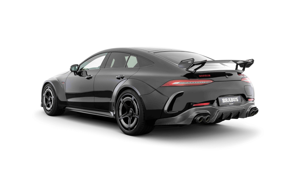 Вид сзади на автомобиль Brabus Rocket 1000 2024 года на белом фоне