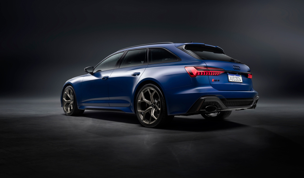 Автомобиль Audi RS 6 Avant Legacy 2024 года вид сзади