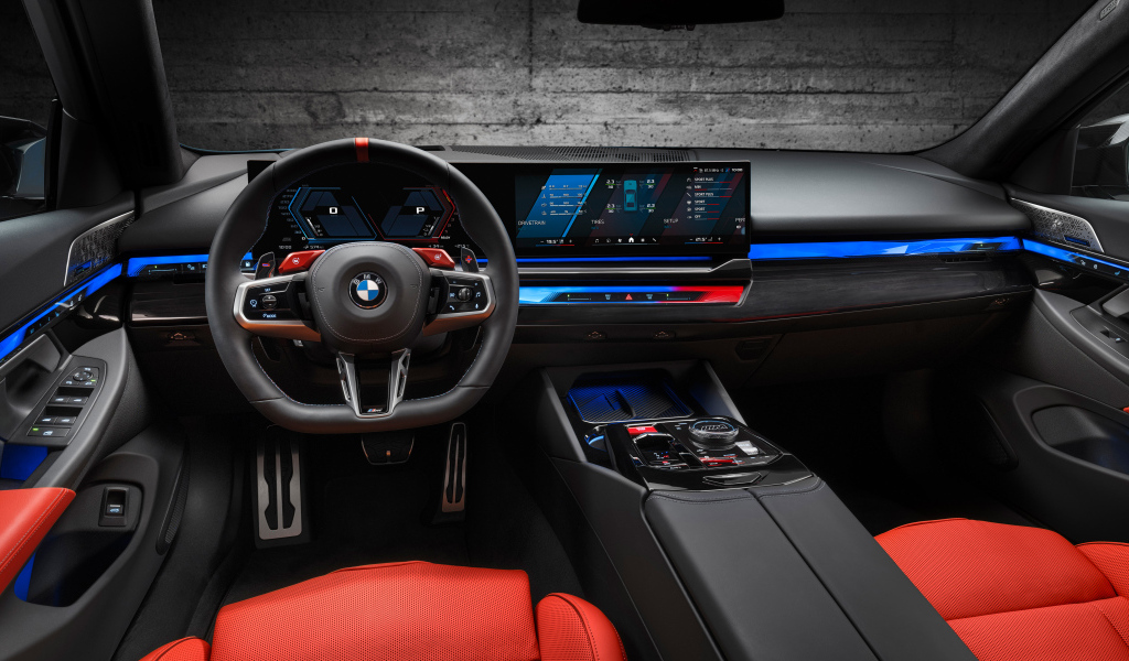 Салон автомобиля BMW M5 Touring 2024 года
