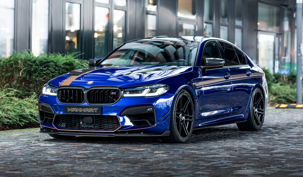 Синий автомобиль BMW M5 Manhart MH5 900 Limited