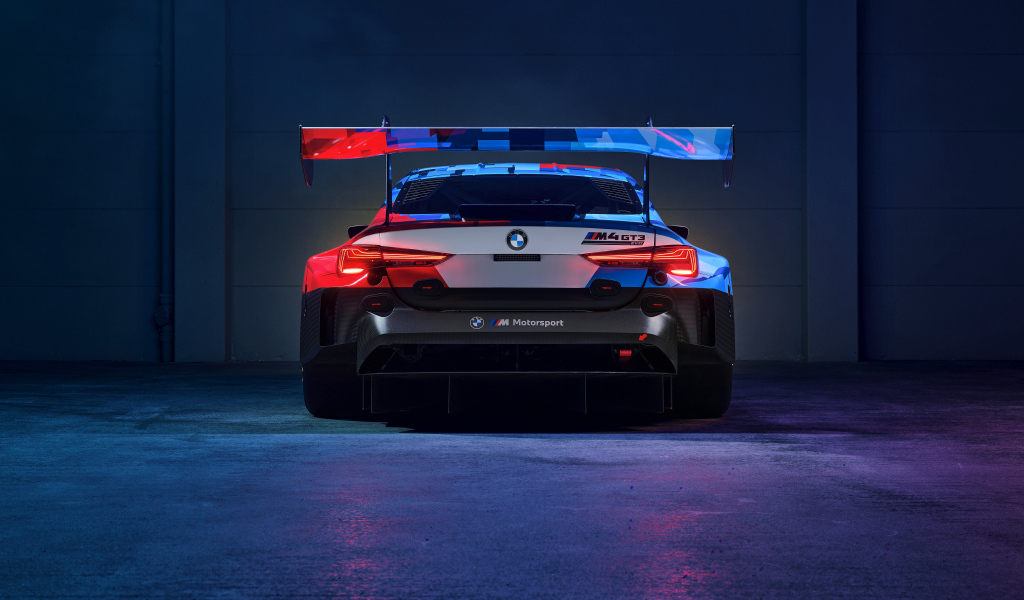 Спойлер на автомобиле BMW M4 GT4 EVO