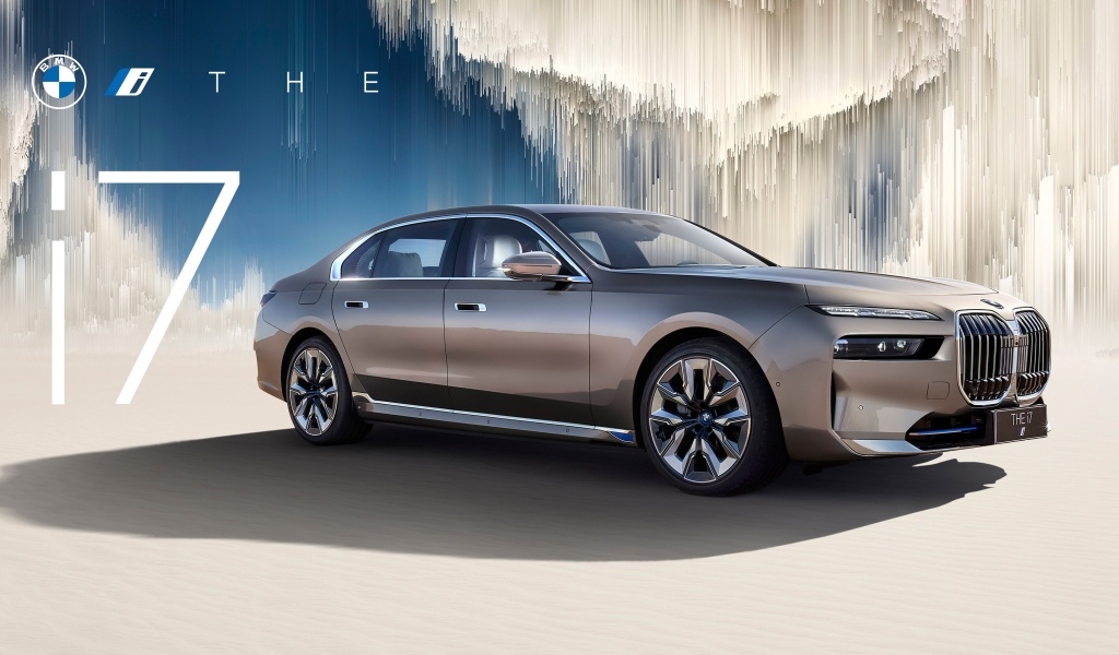 Стильный дорогой электромобиль BMW I7