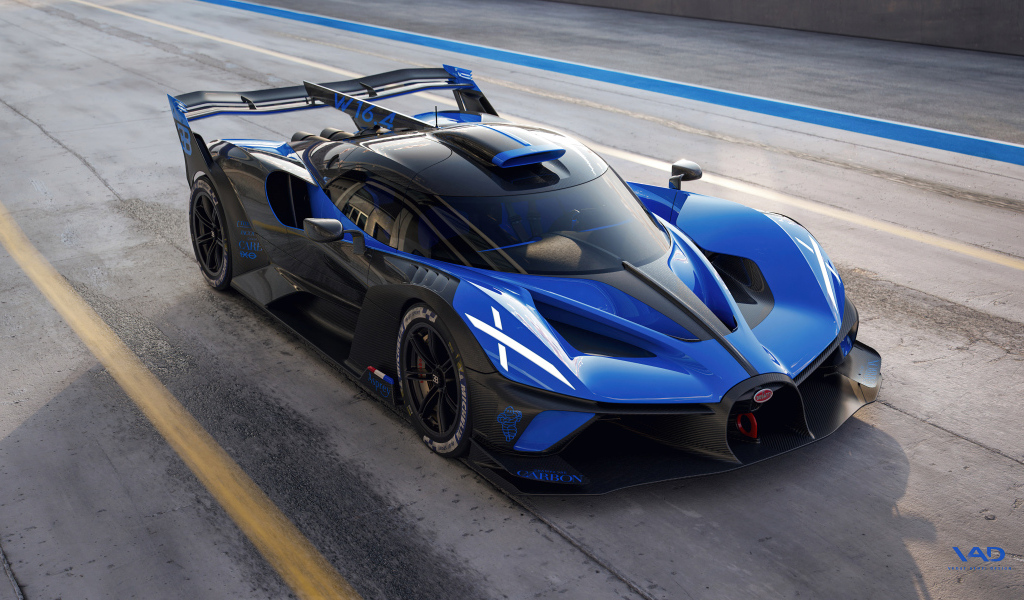 Синий гоночный автомобиль Bugatti Bolide