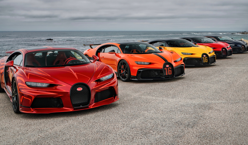 Автомобили Bugatti  у моря