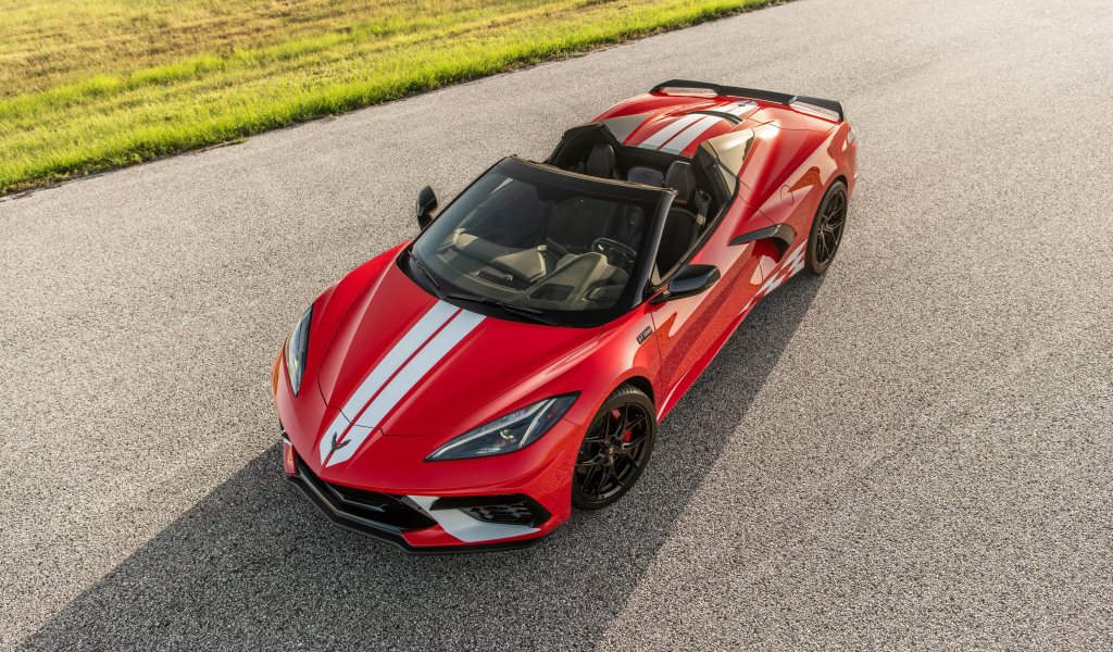 Быстрый спортивный автомобиль Chevrolet Corvette Stingray H700 Convertible 2024  года