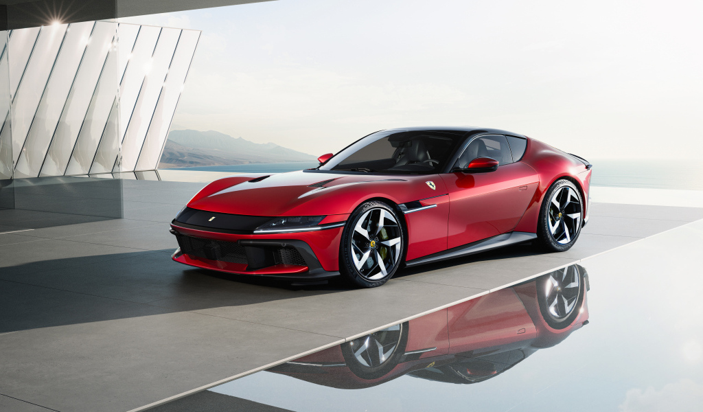 Красный автомобиль Ferrari 12Cilindri 2024 года