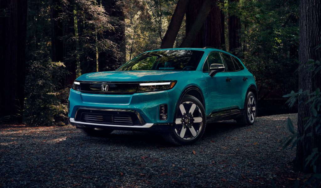 Голубой автомобиль Honda Prologue Elite  2024 года