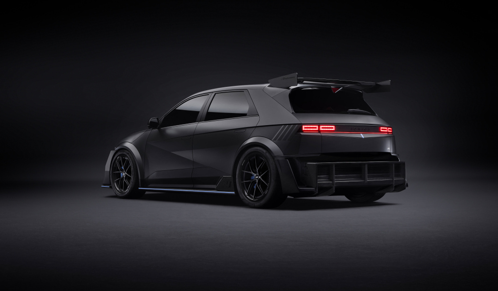 Вид сзади на Hyundai IONIQ 5 N NPX1 Concept 2024 года