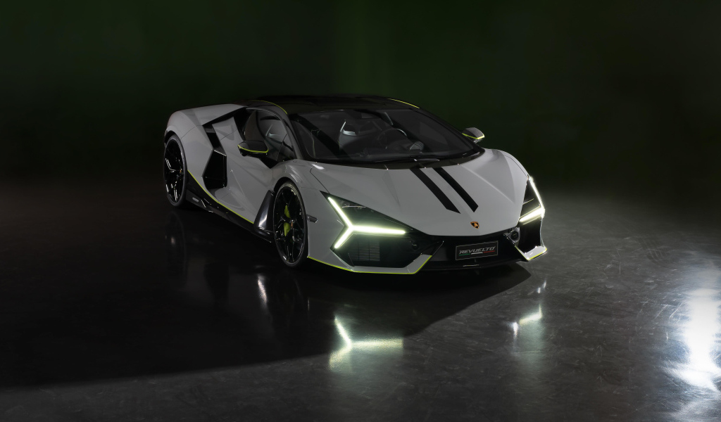 Новый автомобиль  Lamborghini Revuelto At Lamborghini Arena 2024 года
