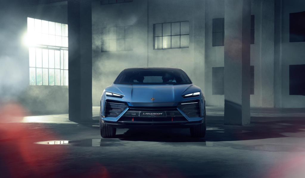 Спортивный автомобиль Lamborghini Lanzador вид спереди