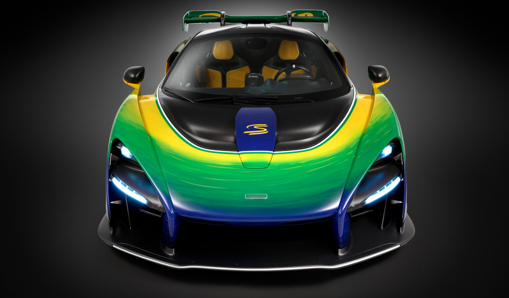 Вид спереди на автомобиль McLaren Senna Sempre 2024  года