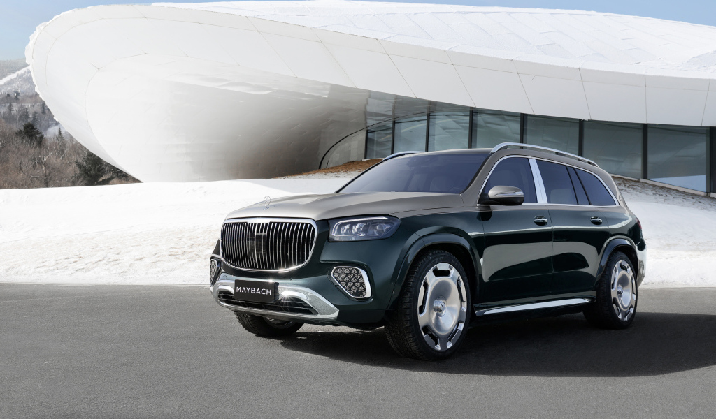 Черный автомобиль Mercedes-Maybach GLS 600 4MATIC 2024 года