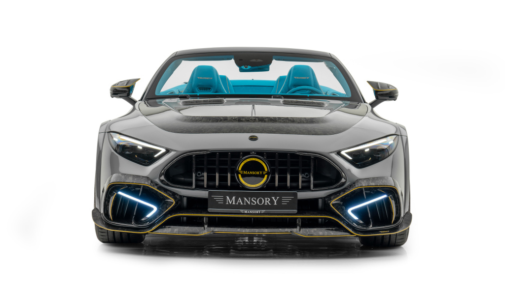 Вид спереди на черный автомобиль Mansory Mercedes-AMG SL 63 4MATIC+ Widebody