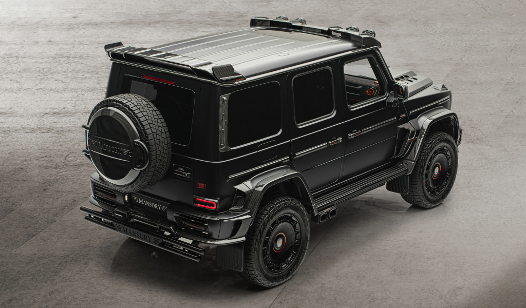 Вид сзади на черный джип Mercedes-AMG G63 Mansory Grande Entree 4x4