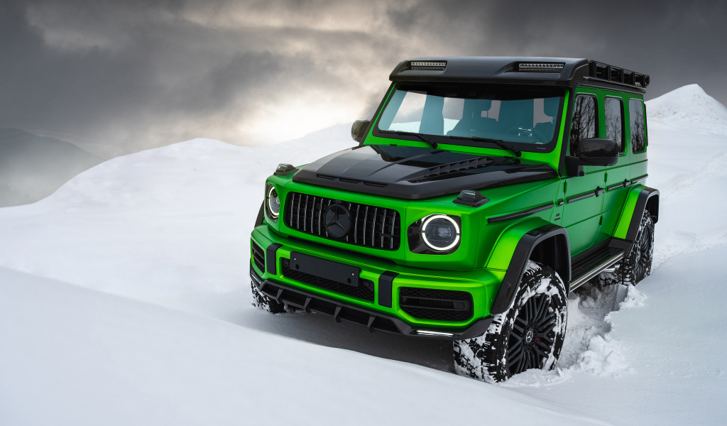 Внедорожник Mercedes-AMG G 63 Inferno 4x4 на снегу