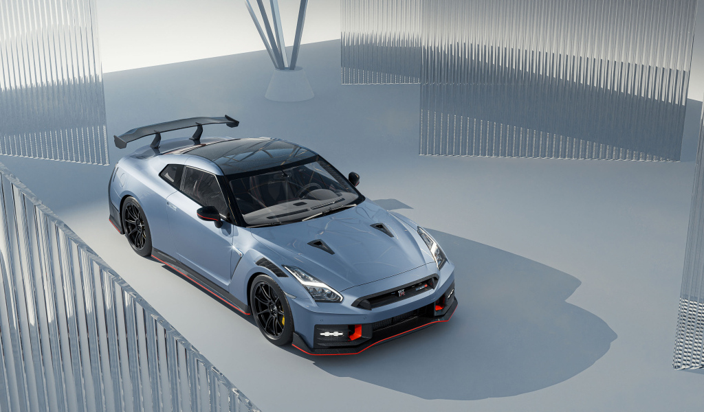 Вид сверху на автомобиль Nissan GT-R Nismo