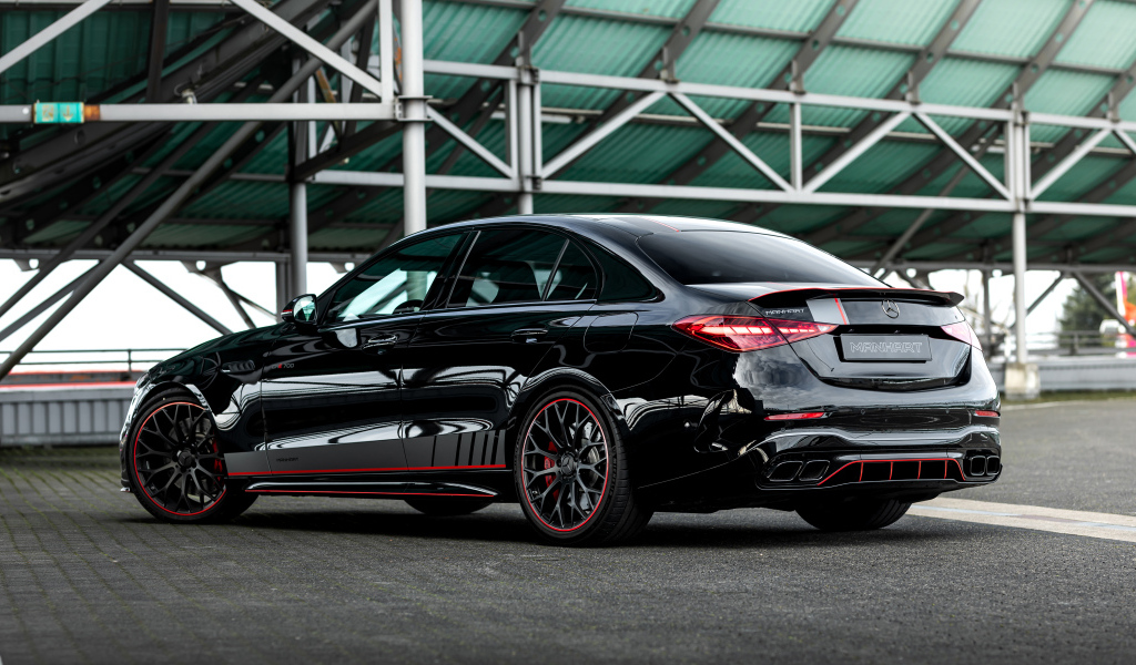 Черный автомобиль Manhart CRE 700 2024 года вид сзади