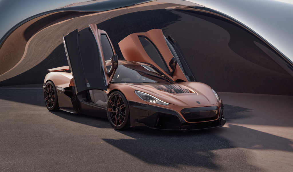 Открытые двери в автомобиле Rimac Nevera 15th Anniversary 2024 года