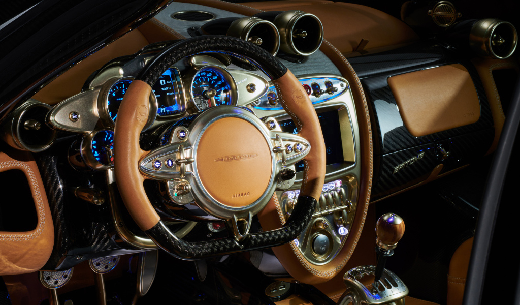 Кожаный салон автомобиля Pagani Huayra Epitome 2024 года