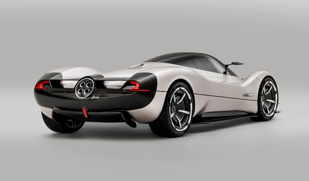 Вид сзади на автомобиль Pagani Alisea By IED 2024 года на сером фоне