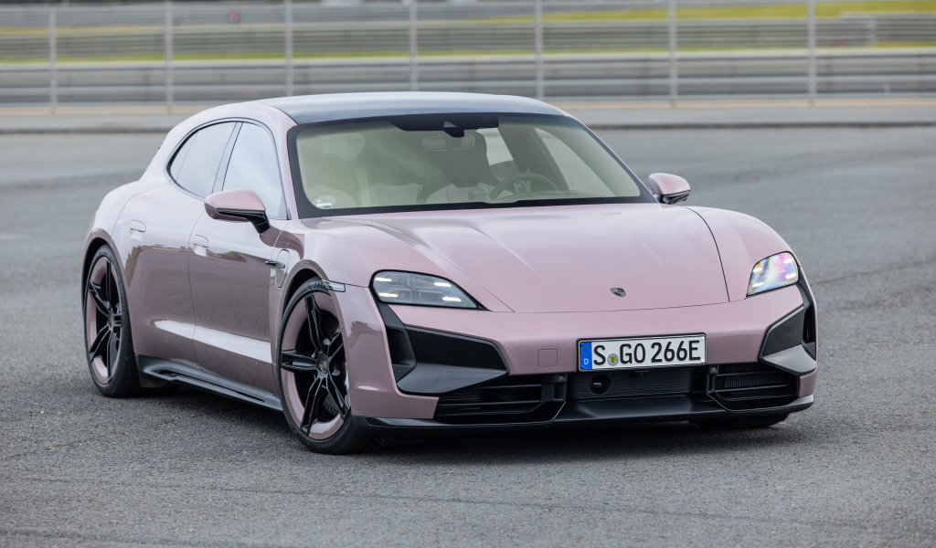 Автомобиль  Porsche Taycan Turbo Sport Turismo 2024 года