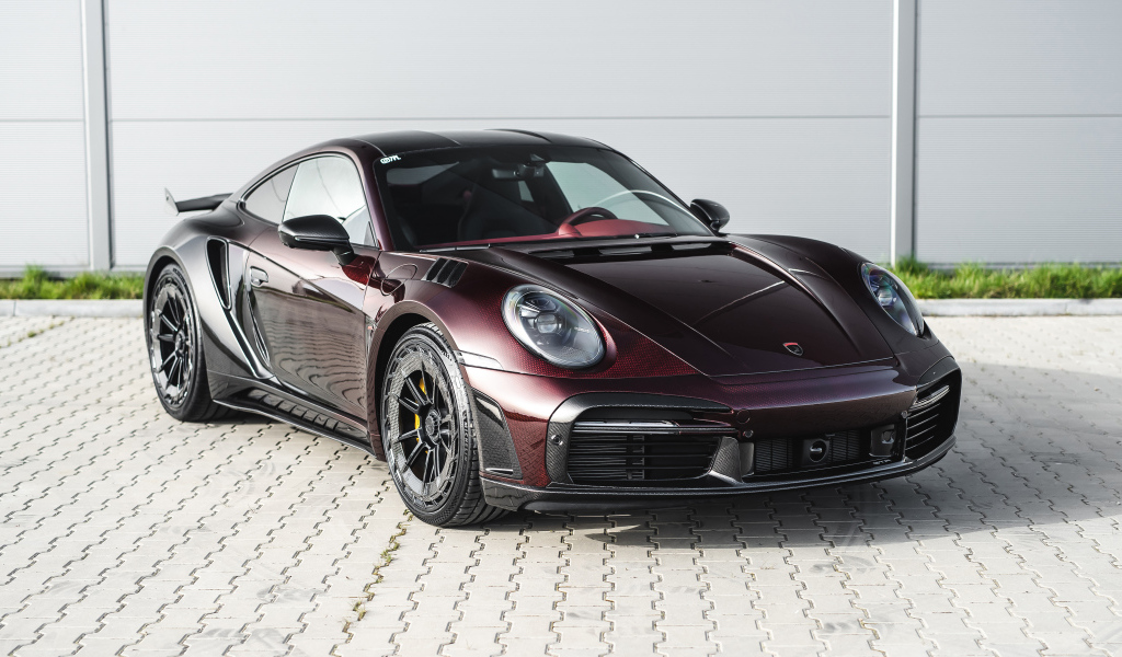 Бордовый автомобиль TopCar Porsche 911 Turbo S Stinger GTR Stealth Edition