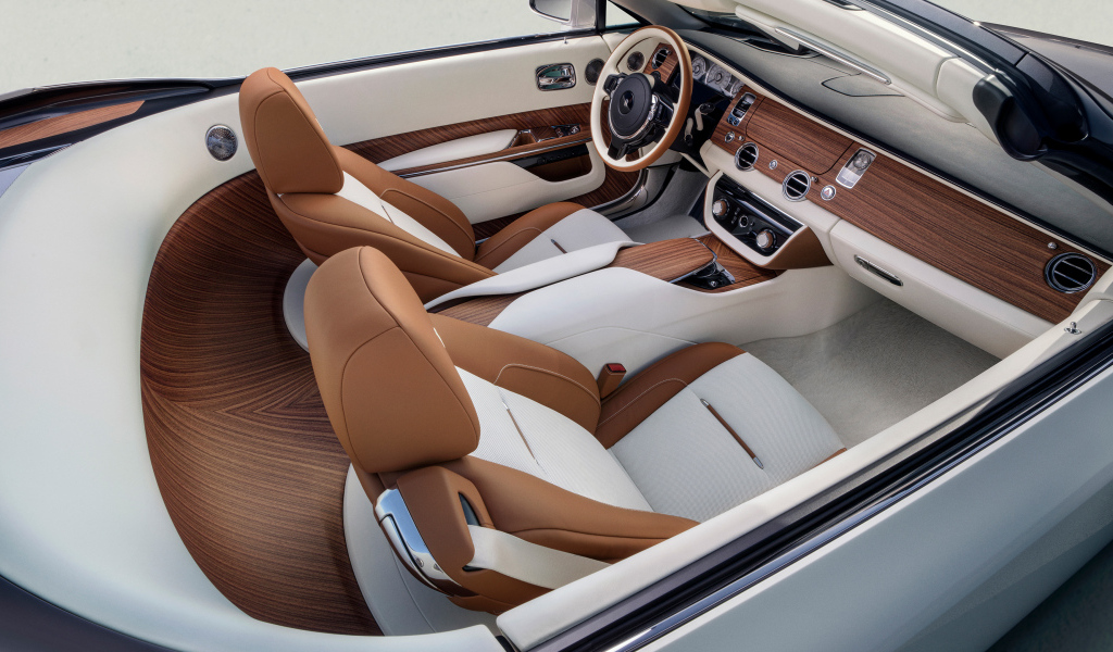 Салон автомобиля Rolls-Royce Arcadia Droptail