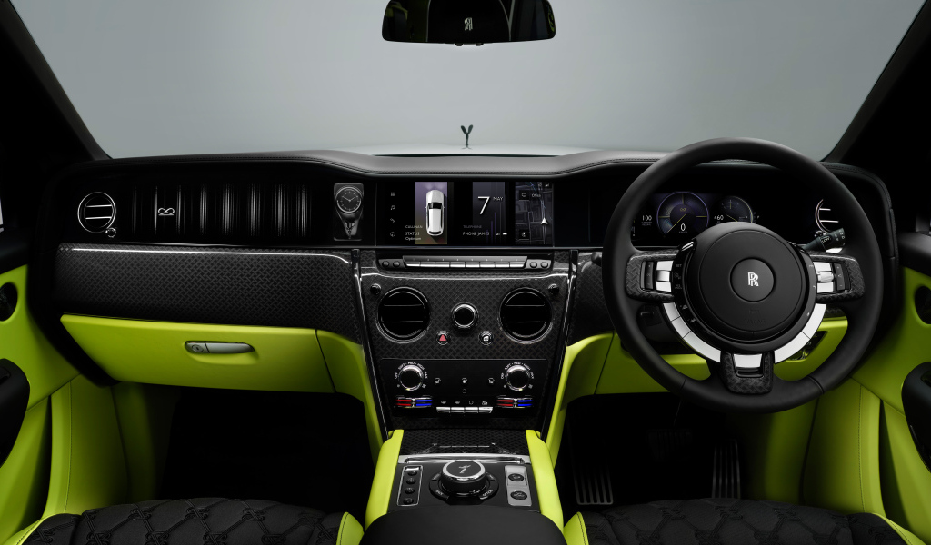 Салон автомобиля Rolls-Royce Black Badge Cullinan Series II