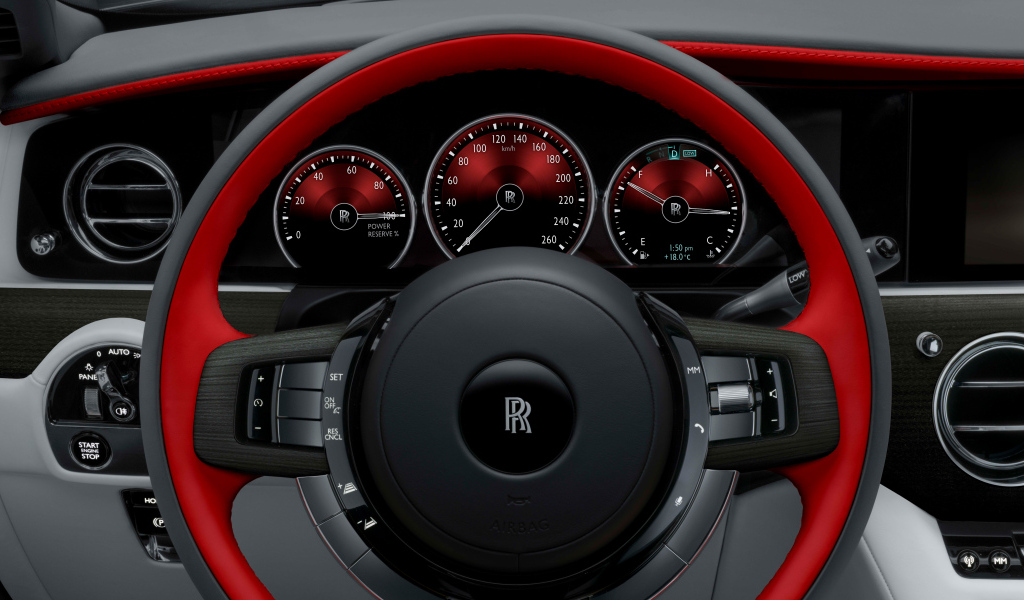 Большой кожаный руль автомобиля Rolls-Royce Ghost Prism