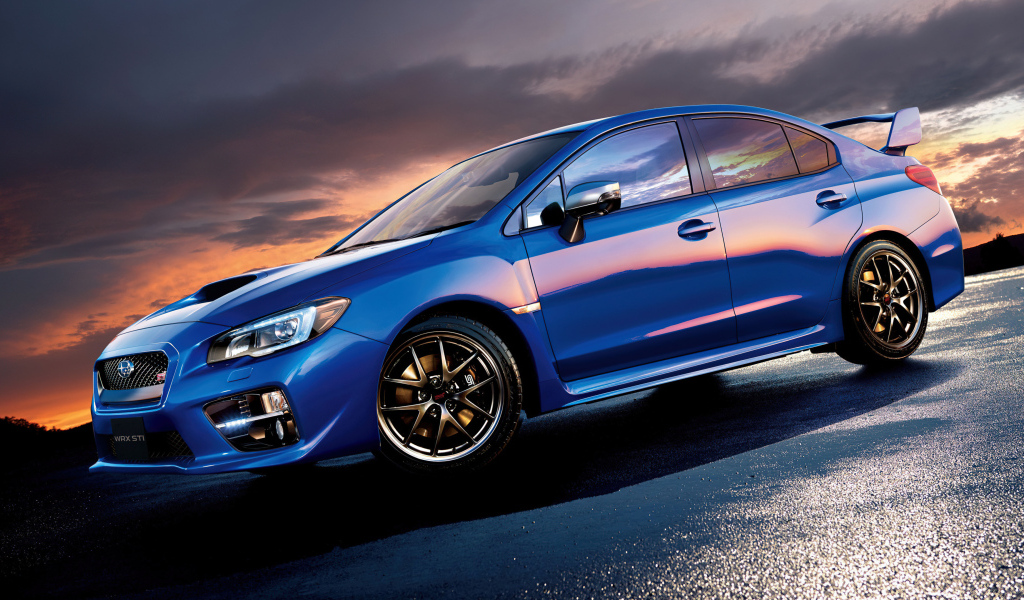 Синий автомобиль Subaru Impreza WRX STI