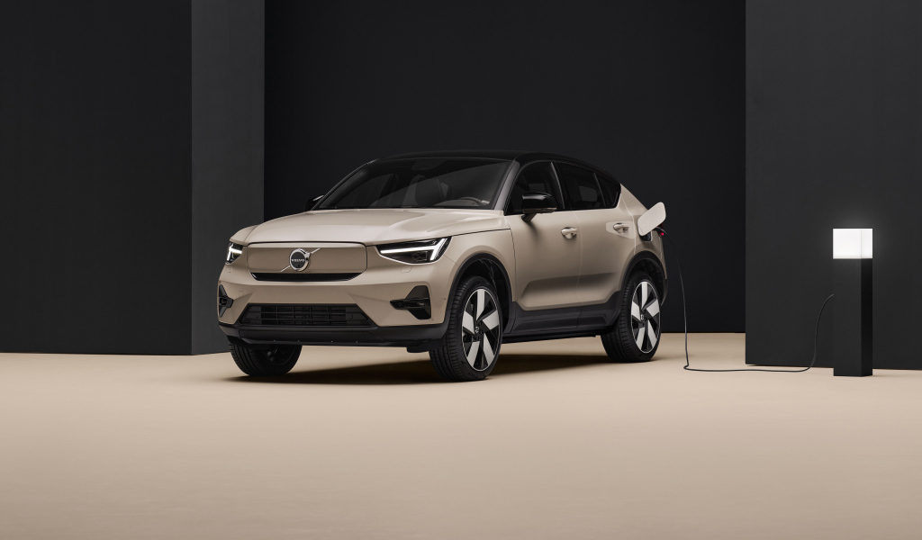 Автомобиль Volvo EC40 2024  года