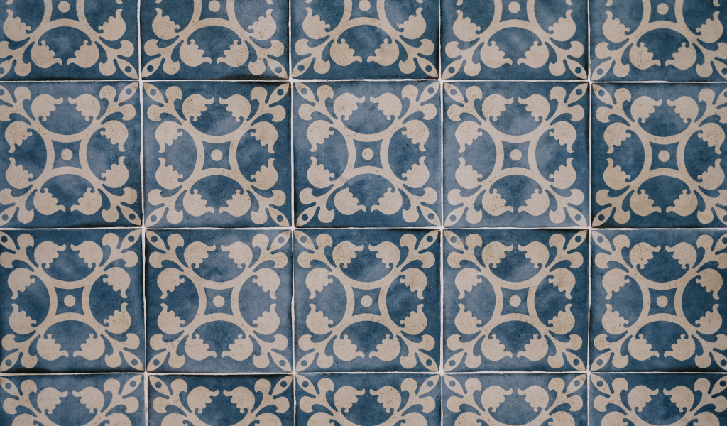 Красивая марокканская плитка на стене для фона