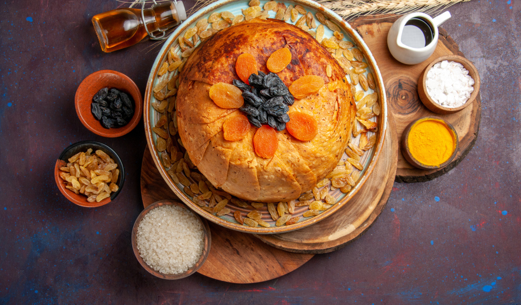 Кекс с изюмом и курагой