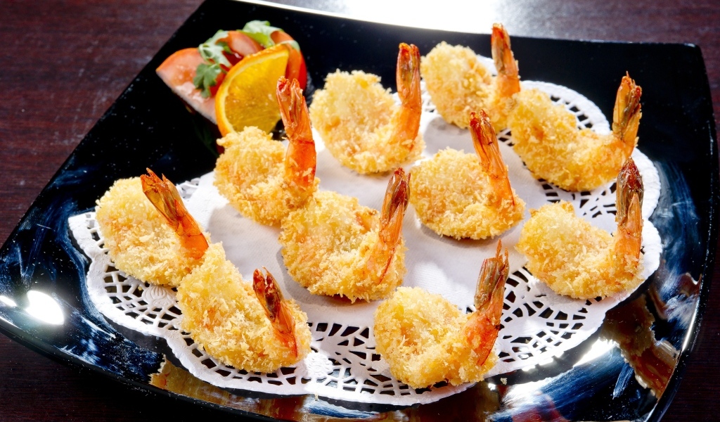 Жареные креветки в кляре