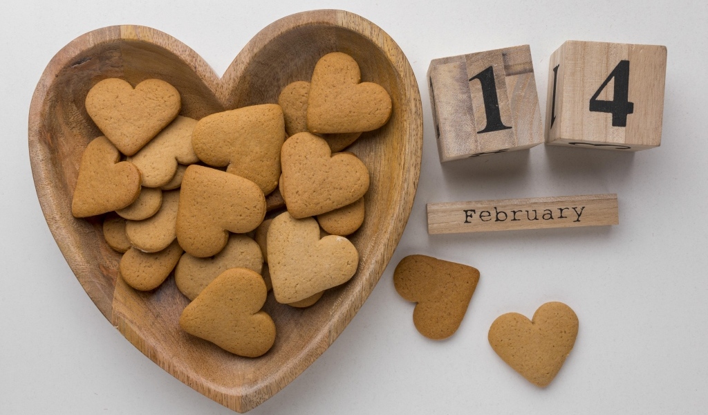 Печенье в форме сердца на 14 февраля