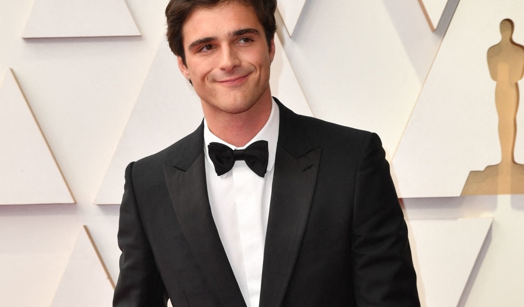 Актер Джейкоб Элорди в костюме