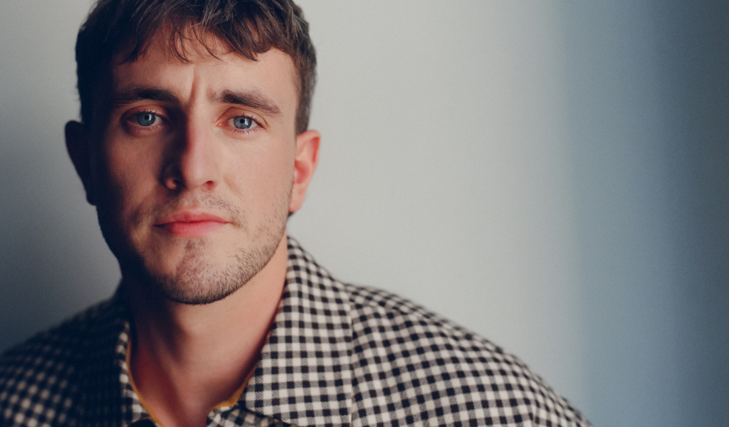 Голубоглазый ирландский актер Пол Мескал