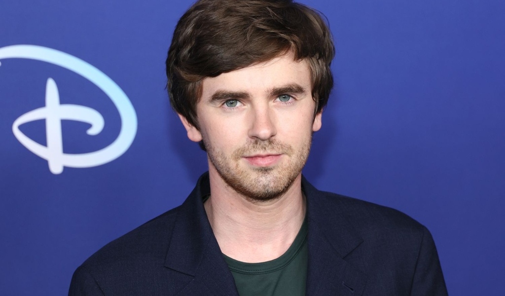 Популярный молодой актер Фредди Хаймор