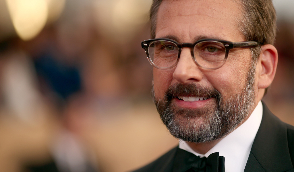 Улыбающийся мужчина актер Стив Карелл