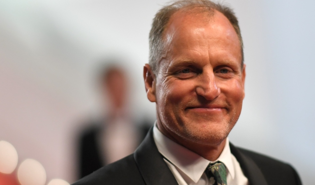 Стильный мужчина актер Вуди Харрельсон