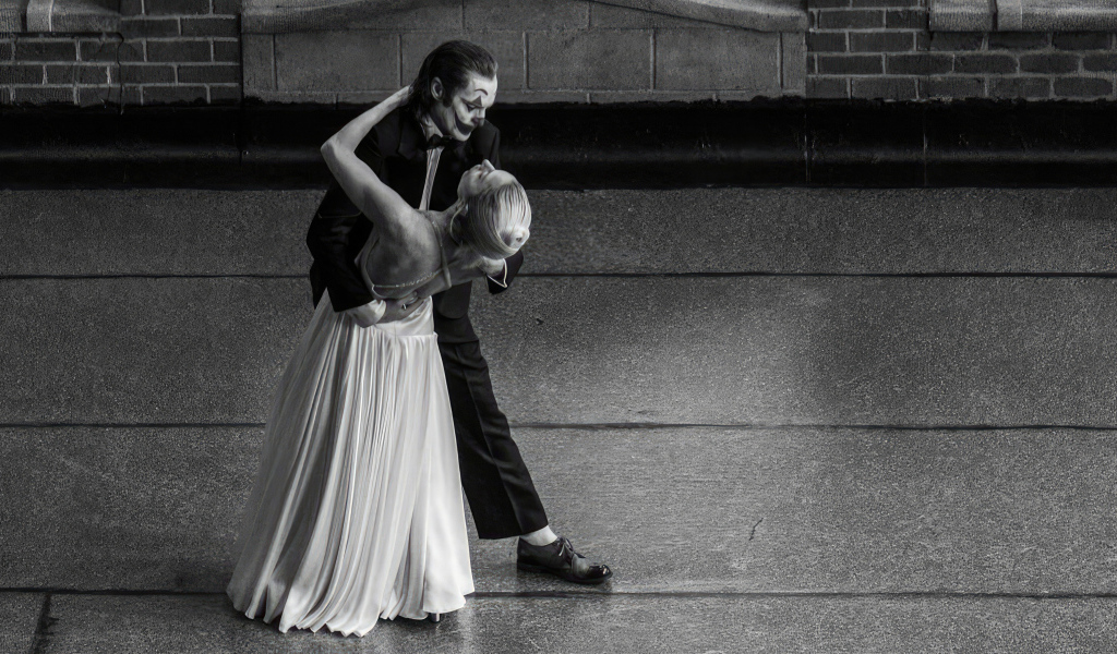 Леди Гага и Хоакин Феникс в фильме Джокер: Безумие на двоих