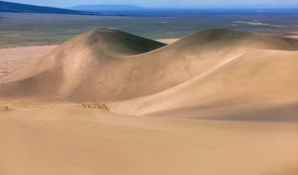 Песчаные дюны в пустыне 